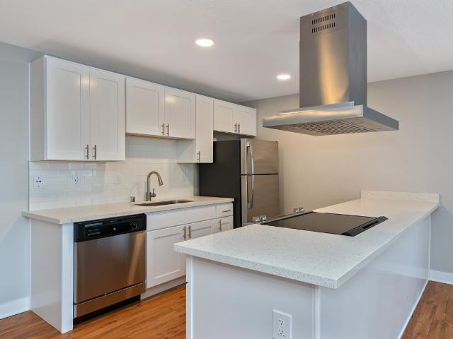 2 BR, 2 BA Apartment 910 Del Dios Road Unit 2 beds, 2 baths, $2444, Escondido, CA 92029