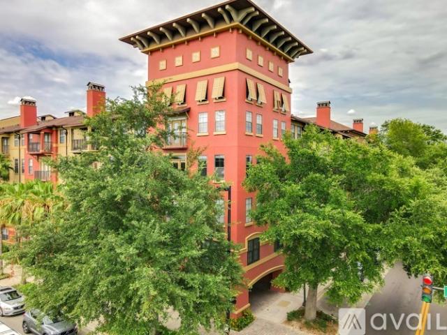 2 BR, 2 BA Apartment 911 N Orange Ave, Unit 232, Orlando, FL 32801
