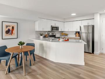 2 BR, 2 BA Apartment 912 Dexter Avenue N Unit L204, Seattle, WA 98109