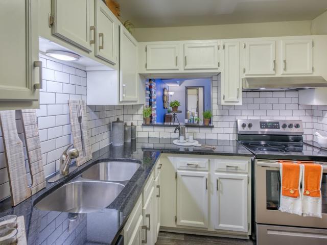 2 BR, 2 BA Apartment 917 7th Ave Unit B306, Garner, NC 27529