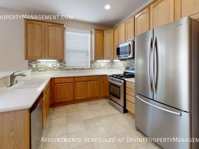 2 BR, 2 BA Apartment 916 Essex Road, Beaumont, CA 92223