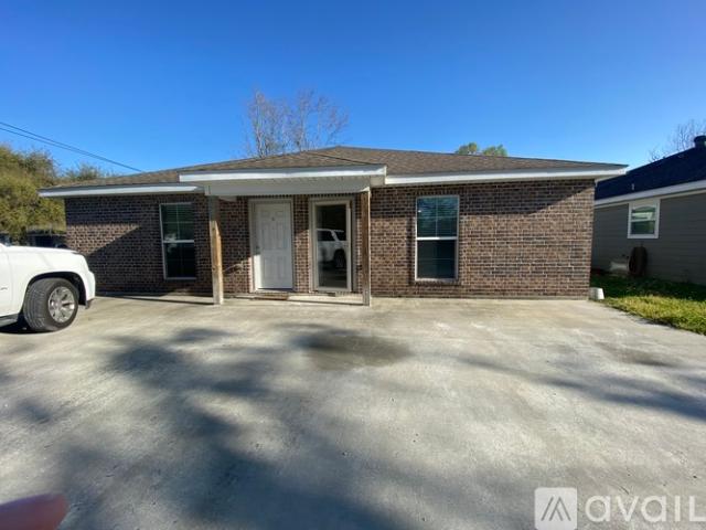 2 BR, 2 BA Apartment 918 Brady Street, Unit 4, Sulphur, LA 70663