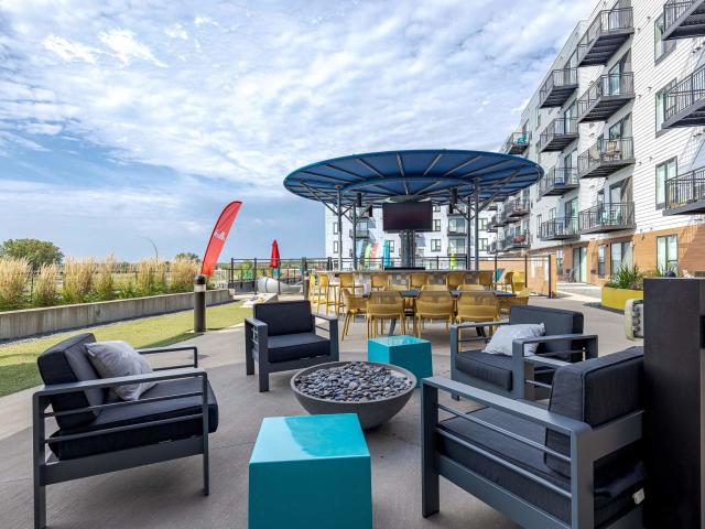 2 BR, 2 BA Apartment 9201 Golden Valley Road Unit 120, Minneapolis, MN 55427
