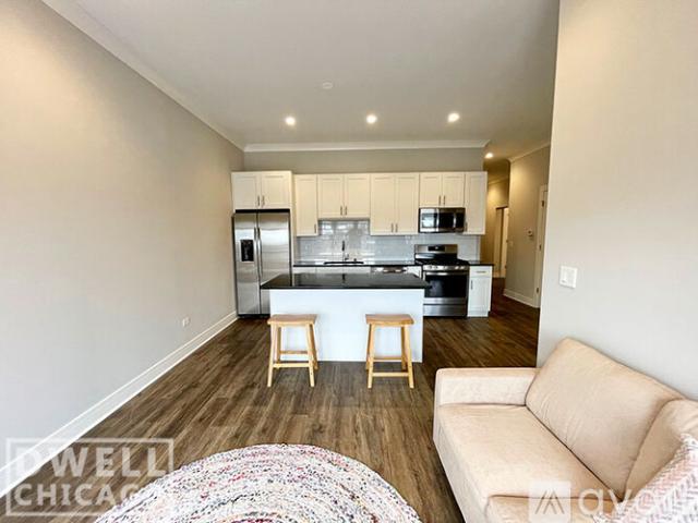 2 BR, 2 BA Apartment 927 Irving Park Rd, Unit 2 Bed 2 Bath, Chicago, IL 60613
