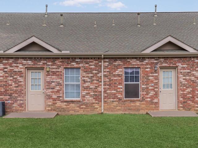 2 BR, 2 BA Apartment 9257 Somerset Road, San Antonio, TX 78211