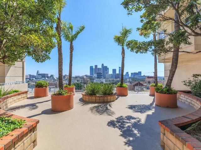 2 BR, 2 BA Apartment 930 Figueroa Terrace Unit 730, Los Angeles, CA 90012