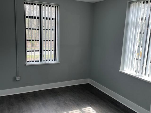 2 BR, 2 BA Apartment 931 Covington Dr, Unit 202, Highland Park, MI 48203