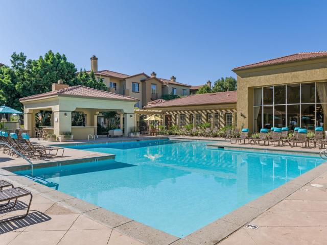 2 BR, 2 BA Apartment 9320 Hillery Drive Unit 8301, San Diego, CA 92126