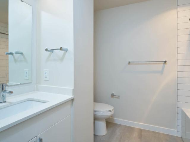 2 BR, 2 BA Apartment 938 110th Avenue Northeast Unit 306, Bellevue, WA 98004