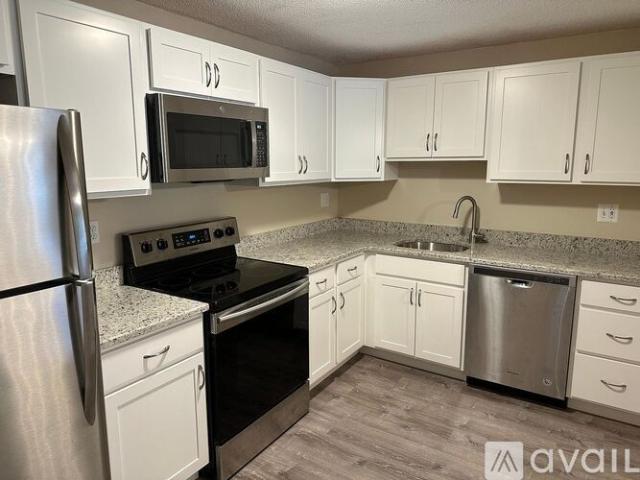 2 BR, 2 BA Apartment 9 Bartemus Trail, Unit 304, Nashua, NH 03063