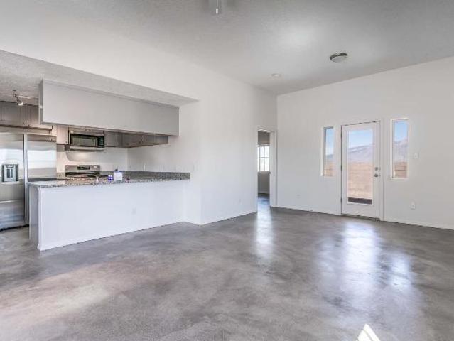 2 Br, 2 bath, Townhouse/Brownstone/RowHouse 1517 Meadowlark Ln SE