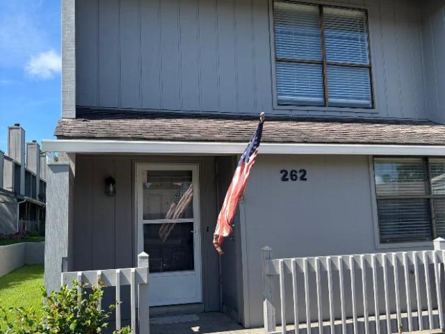 2 Br, 3 bath, Townhouse/Brownstone/RowHouse 262 Highpoint Dr