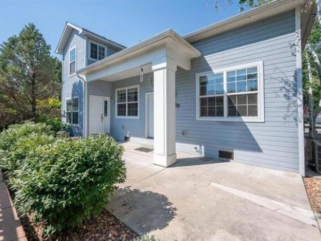 2 Br, 3 bath, Condo 780 Glen Court