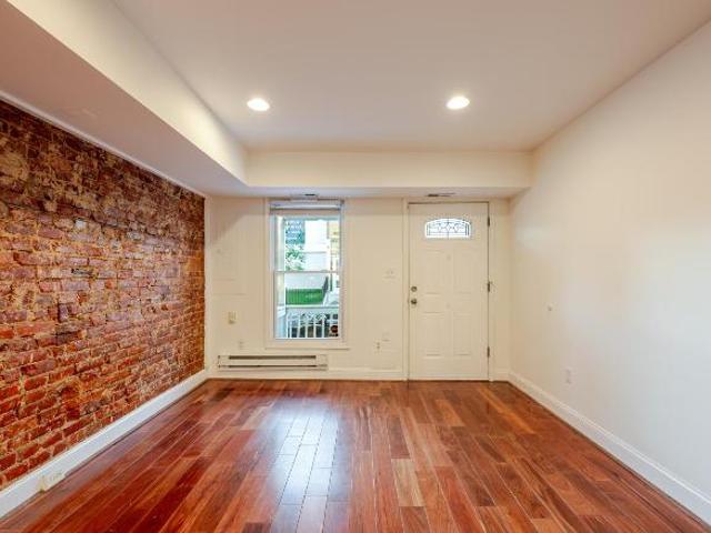 2 Br, 3 bath, Single Family 708 19th St NE