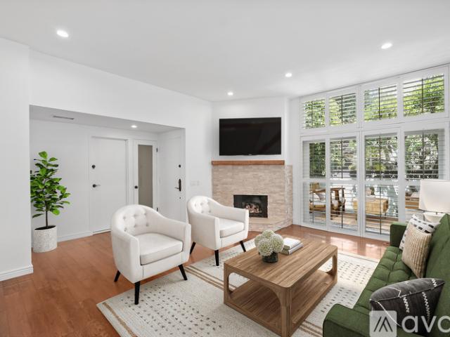 2 BR, 3 BA Apartment 1622 Palisades Dr, Unit 1622, Los Angeles, CA 90272