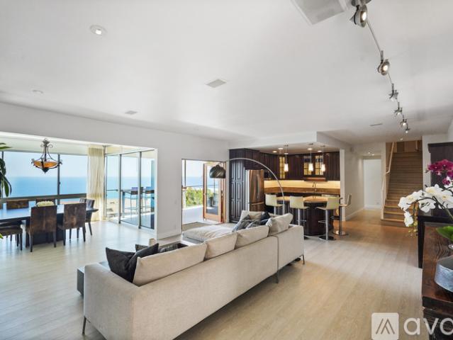 2 BR, 3 BA Apartment 18101 Coastline Drive, Unit Single level, Malibu, CA 90265