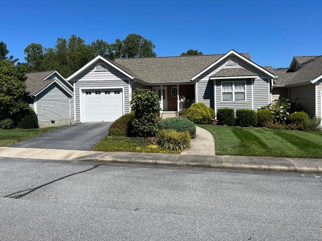 2 BR, 3 BA Apartment 119 Charlestown Drive, Hendersonville, NC 28792