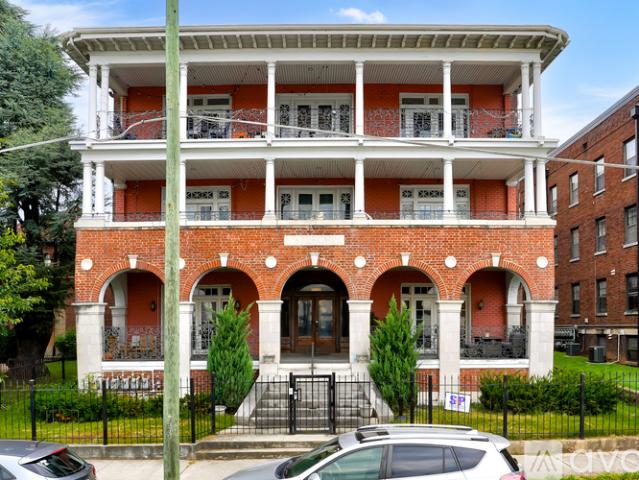 2 BR, 3 BA Apartment 209 West Fifth Avenue, Unit 103, Knoxville, TN 37917