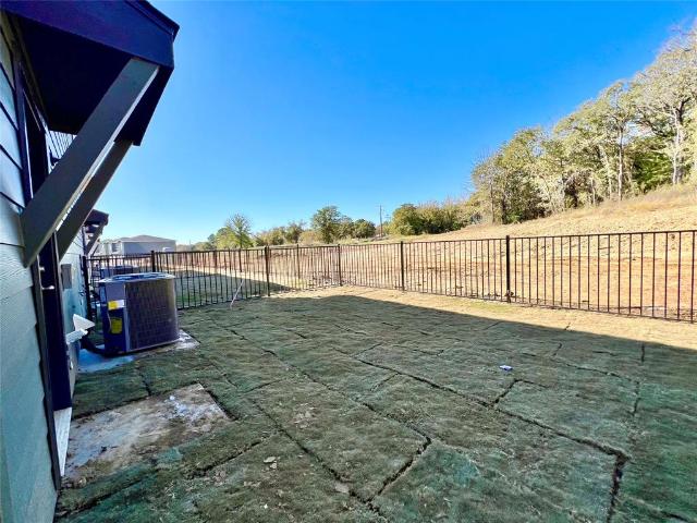 2 BR, 3 BA Apartment 3501 East Renfro Street, Burleson, TX 76028