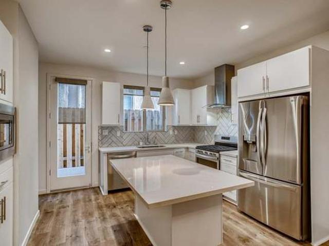 2 BR, 3 BA Apartment 357 Crate Ave, Sacramento, CA 95818