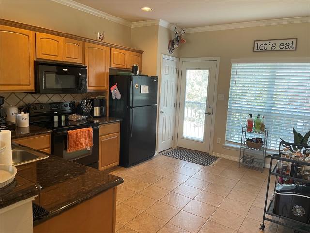 2 BR, 3 BA Apartment 305 Holleman Drive East, College Station, TX 77840