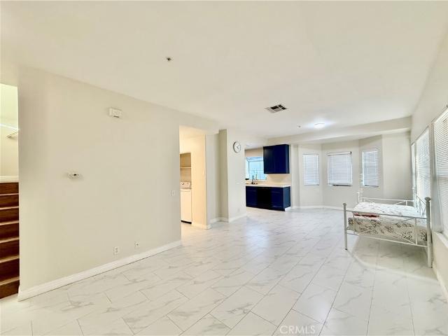 2 BR, 3 BA Apartment 319 West Duarte Road, Monrovia, CA 91016
