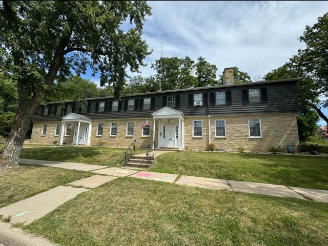 2 BR, 3 BA Apartment 400 N. Webb Ave Reedsburg, WI 53959