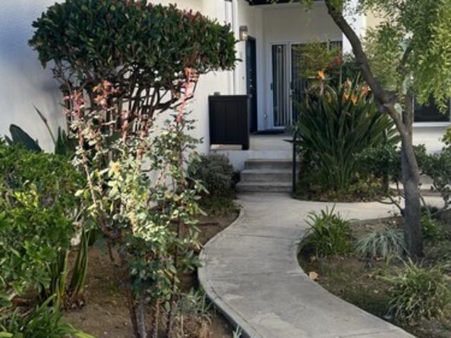 2 BR, 3 BA Apartment 5533 Spanish Oak Ln, Unit B, Oak Park, CA 91377