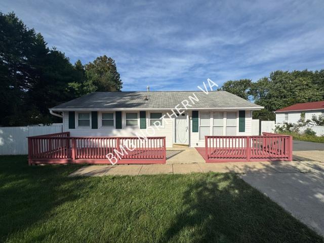 2 BR, 3 BA Apartment 5024 Backlick Rd, Annandale, VA 22003