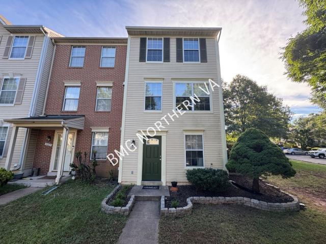 2 BR, 3 BA Apartment 6807 Chasewood Cir, Centreville, VA 20121