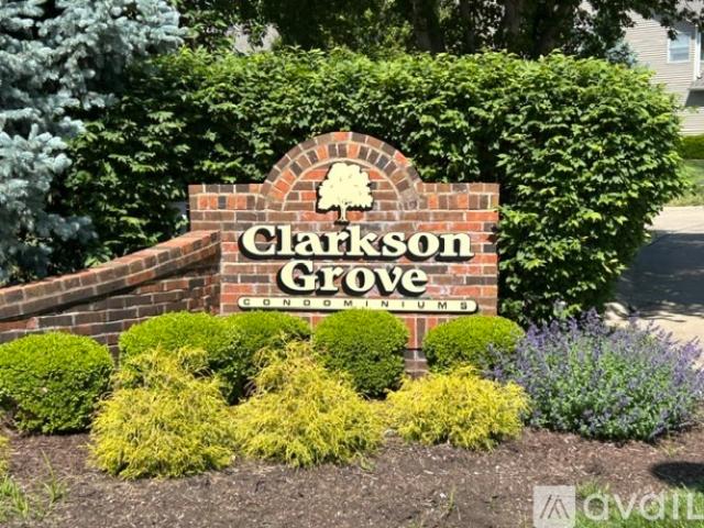 2 BR, 4 BA Apartment 16252 Lea Oak Court, Unit 16252, Chesterfield, MO 63017