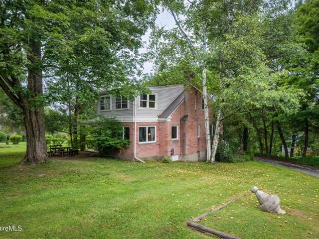 2 Bromley Ln, Bennington, VT 05257