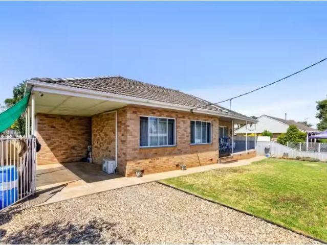 2 Bruce Street, Tolland House for rent Listed by Property Man.