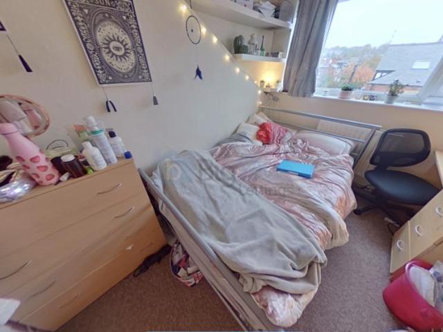 2 Brudenell Avenue, Hyde Park, Leeds LS6 4 bed terraced house to rent £1,993 pcm £460 pw