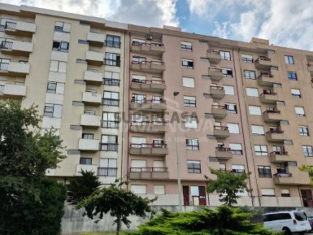 2 c/ Varanda e Arrumo em Paranhos junto ao Lidl da Areosa