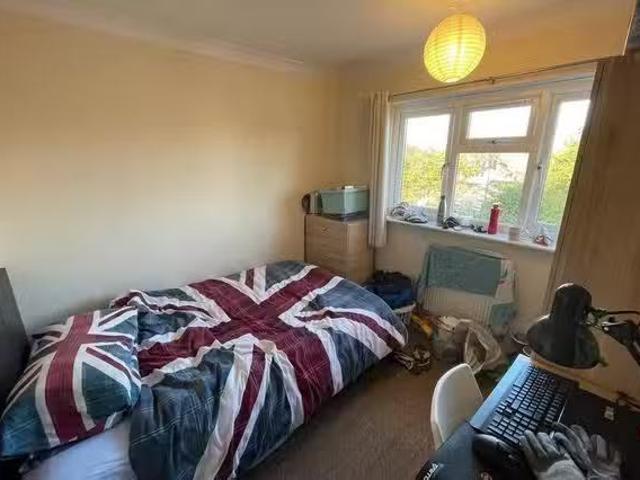 2 Cabourne Avenue 5 Bedroom House