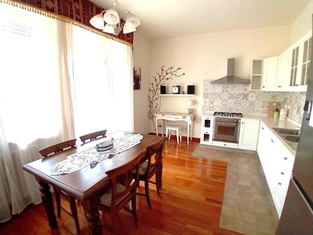 2 camere da letto, Lucca Lucca 55100 LS105089203