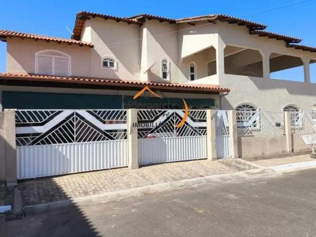 2 CASAS NO LOTE/SUÍTE/SACADA/ARMÁRIOS PLANEJADOS/VARANDA/PERGOLADO