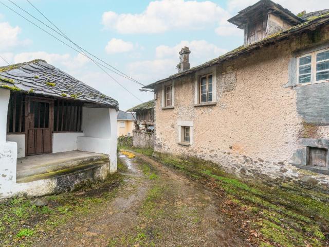 2 CASAS CON FINCA
