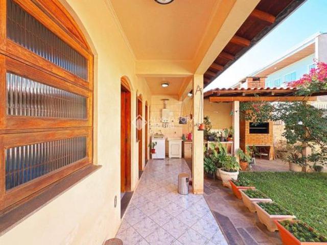 2 Casas em um terreno, para moradia de familia ou renda