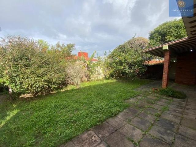 2 casas em 2 terrenos em Atlântida