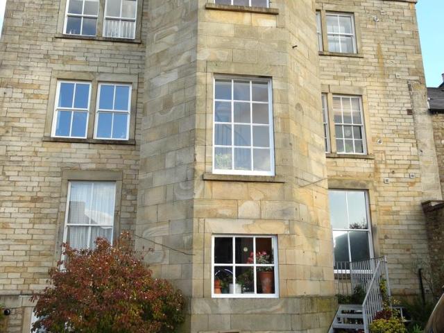 2 Castle Park, Lancaster LA1 3 bed duplex to rent £1,200 pcm £277 pw