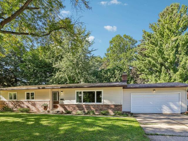 2 Carillon Drive