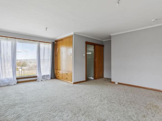 2 Cedar Street, Newnham