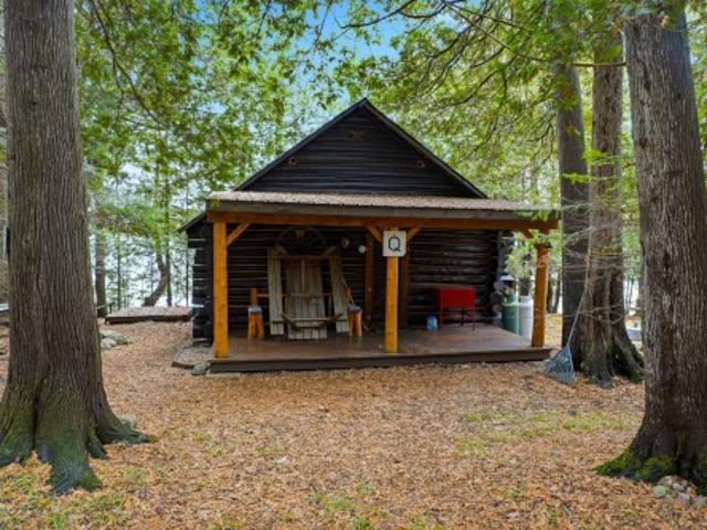 2 Ch. Des Cèdres, Cayamant, QC, J0X 1W0 house for sale | Listing ID 26045 | Royal LePage