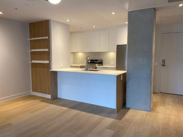 2 CH 1 SDB Montreal $2,100 /mo
