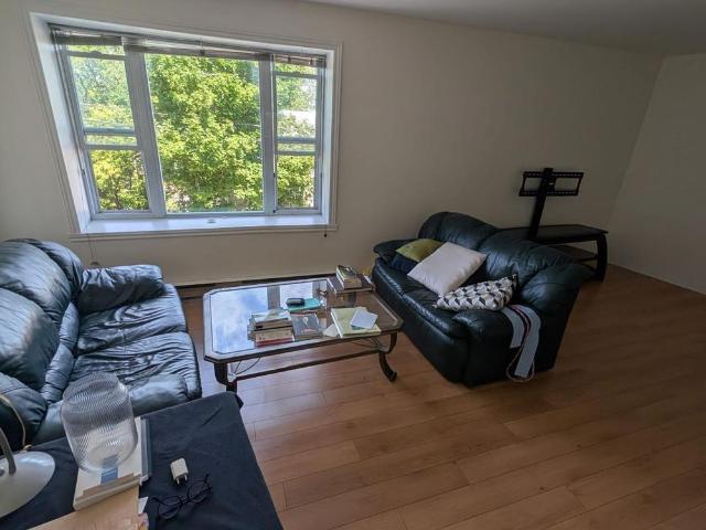 3 CH 1 SDB Québec $1,327 /mo