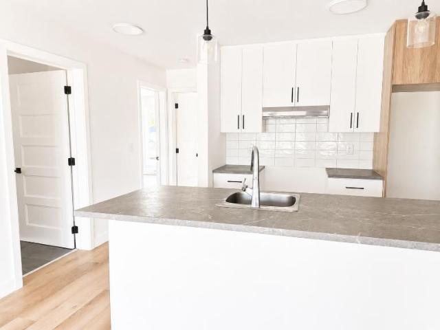 2 CH 1 SDB Saint Gilles $1,200 /mo