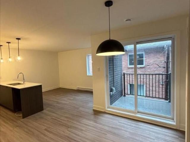 2 CH 1 SDB Saint Hyacinthe $1,400 /mo