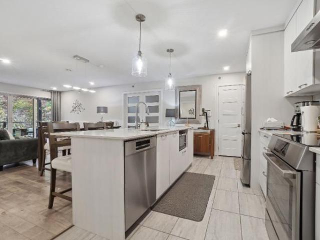 2 CH 2 SDB Bromont $2,150 /mo